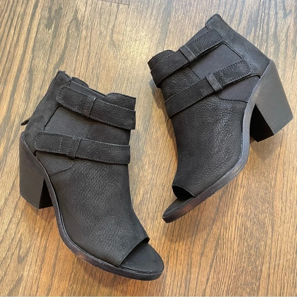 EILEEN FISHER List Nubuck Peep Toe Bootie Leather size 5